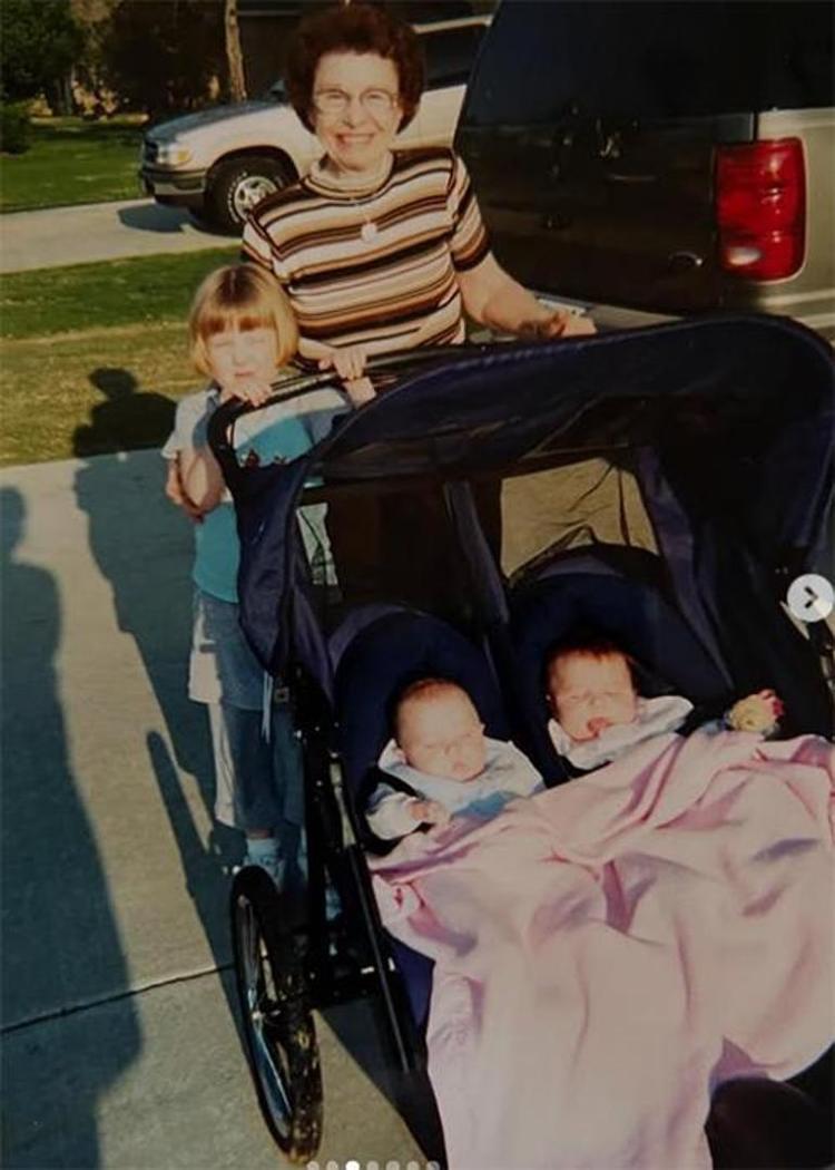 ANNEM HAYATIMIZIN IŞIĞIYDI