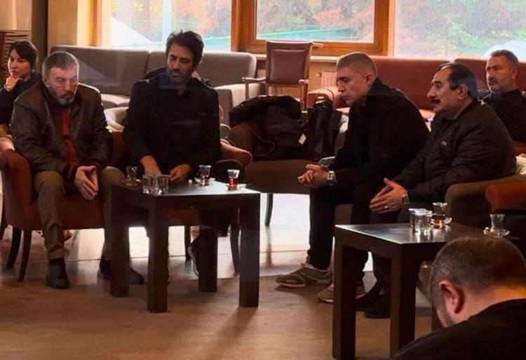 Mahsun Kırmızıgül annesi için mevlit okuttu Bir isim dikkat çekti