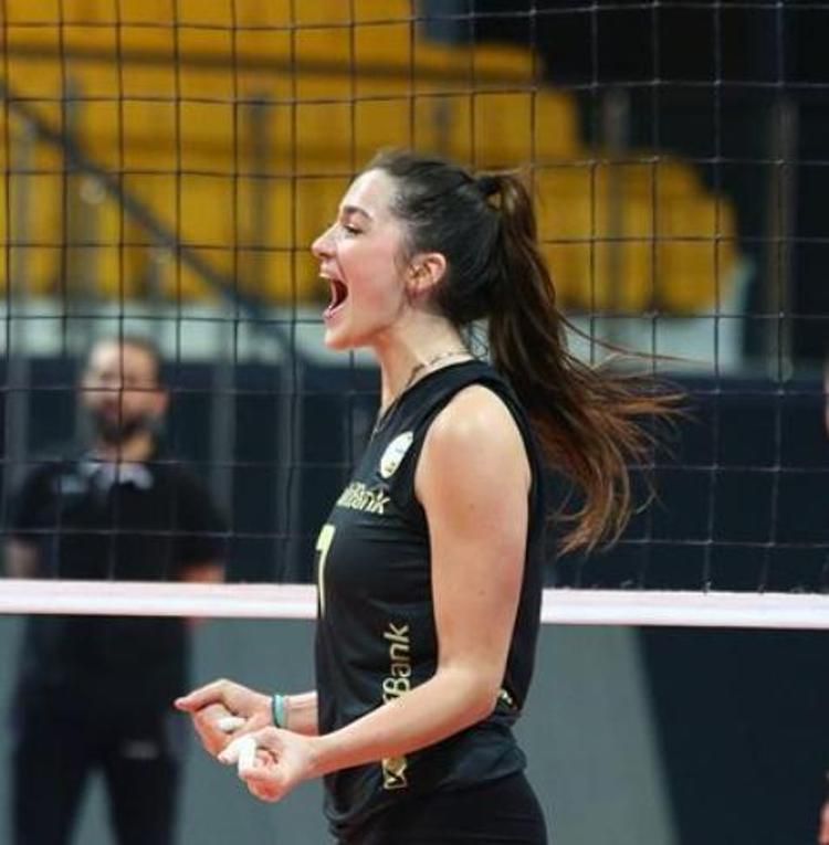 Milli voleybolcu Zehra Güneşin kız kardeşleri de ablasının yolunda