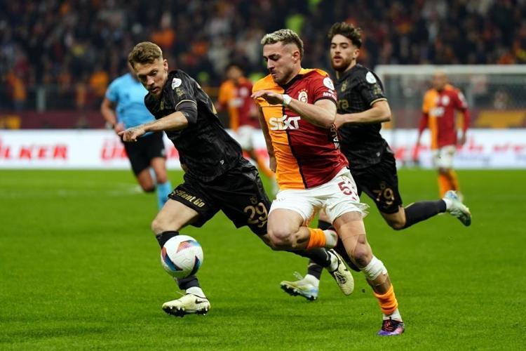 Uzun yıllar hafızalardan silinmeyecek derbi Galatasaray Trabzonsporu uzatmalarda devirdi