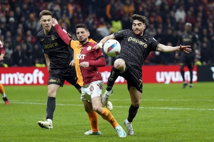 OKAN BURUK’TAN 3 DEĞİŞİKLİK