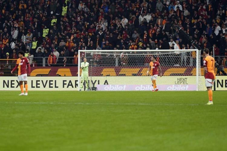 BARIŞ ALPER YILMAZ SAKATLIĞINI ATLATTI
