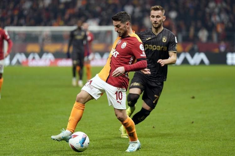 ISMAIL JAKOBS VE VICTOR OSIMHEN YEDEK BAŞLADI