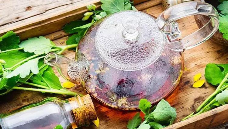 Soğuk havalarda elinizden düşürmeyin C ve K vitamini deposu: Çayını demleyip bardak bardak için