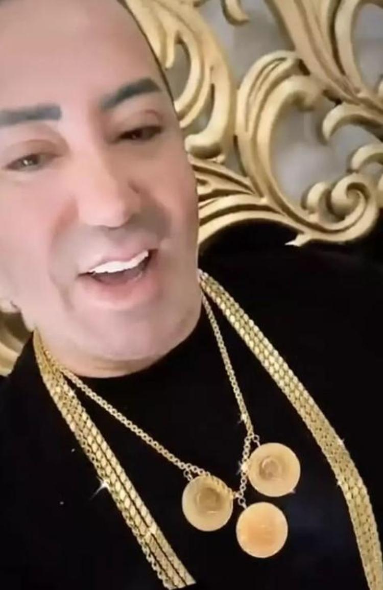 Bülent Ersoyla ilgili sözleri tepki çekmişti Dizlerine kapanıp af diledi