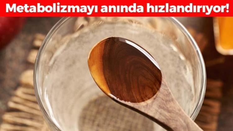 Sıcak suya 1 kaşık eklemek yetiyor Yağları şıpır şıpır eritip bel, basen ve göbek bölgesindeki yağlardan kurtarıyor Metabolizma hızını yüzde 100e çıkartıyor