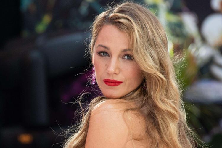 Dünyaca ünlü yıldız Blake Lively’den rol arkadaşı Justin Baldoniye taciz davası