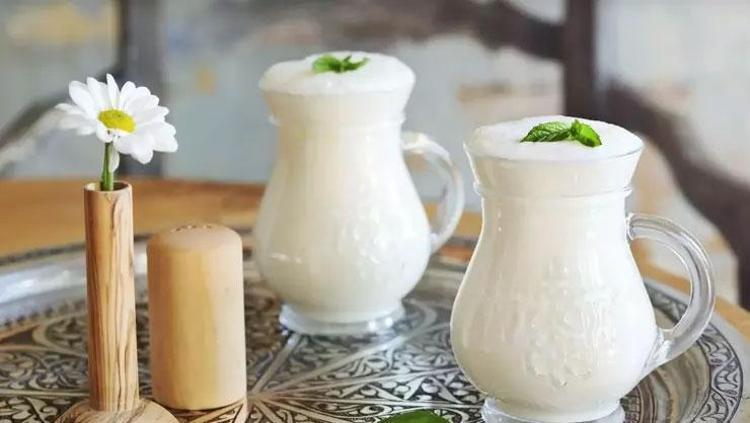 Sodayla birlikte tüketin Akşam yemeğinden sonra 1 bardak için: Şişkinliği geçiriyor, sindirim sistemini makine gibi çalıştırıyor