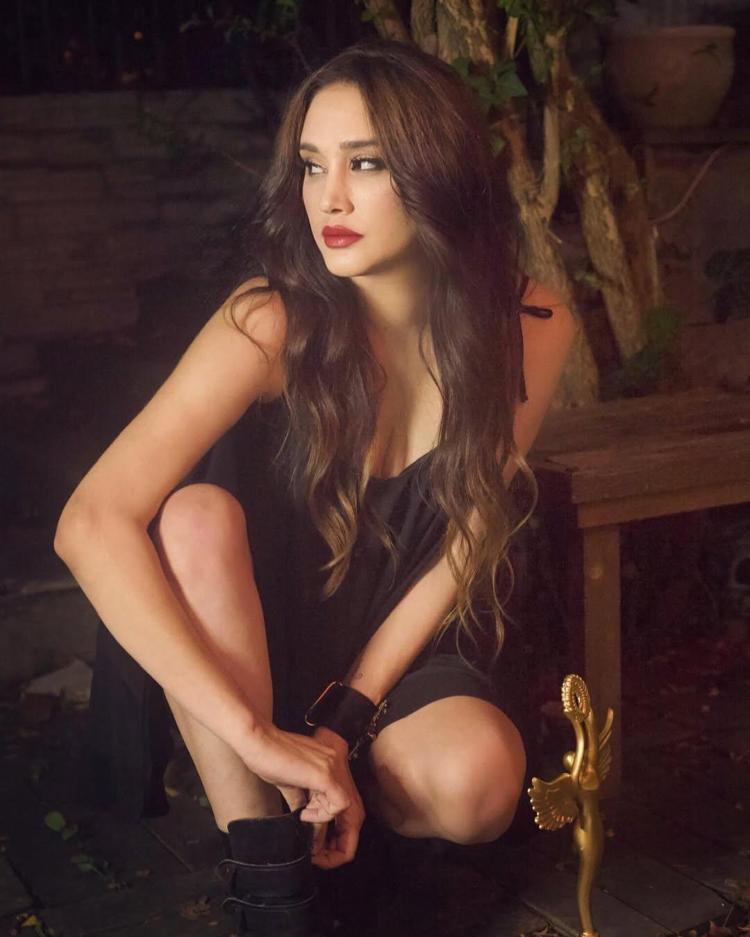 ESTETİKLERLE BAMBAŞKA BİRİ OLDU
