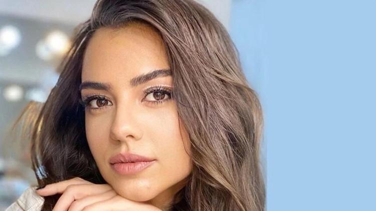 Yılın aşkı belgelendi: Çağatay Ulusoy ve Aslıhan Malbora havalimanında yakalandı