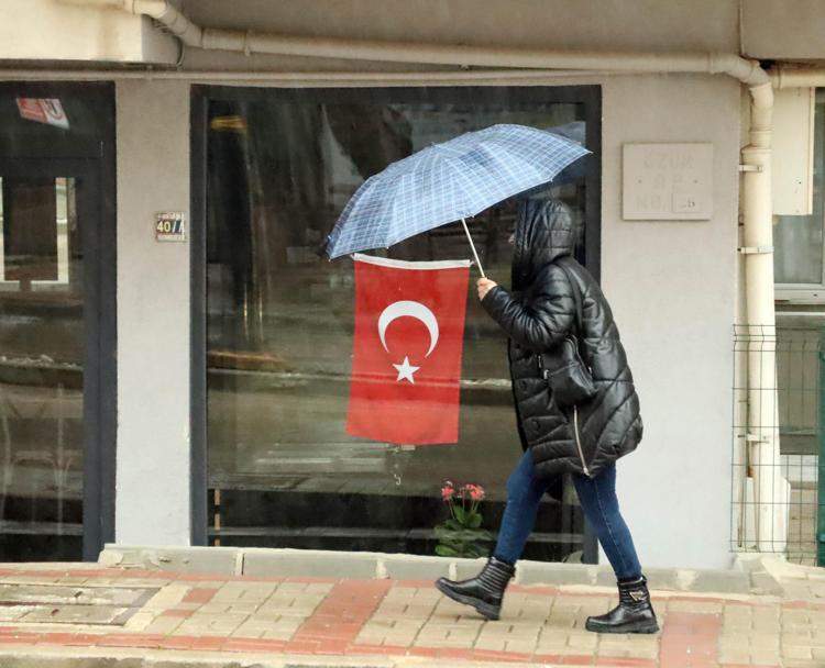 RÜZGAR VE FIRTINA UYARISI