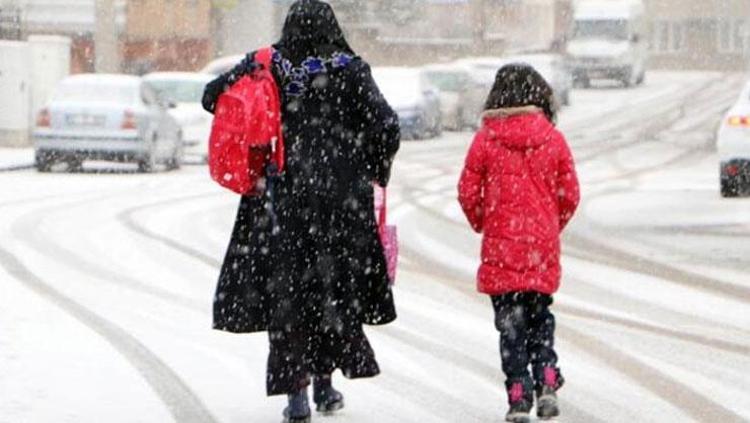 Meteoroloji tek tek uyardı: İstanbul’da kar, Antalya’da sel, İzmir’de fırtına...