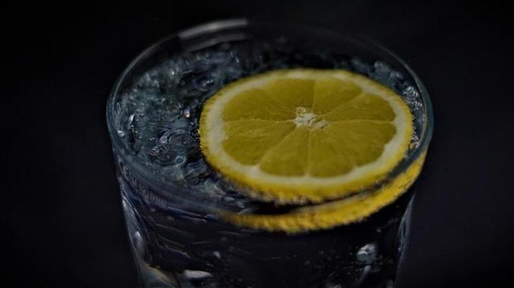 1 parça kullanmak yetiyor Çatlamış, kuru ve sertleşmiş ayak topuklarını 5 dakikada bebek gibi yumuşacık yapıyor Mantar, egzama ve nasırı da tarihe karıştırıyor