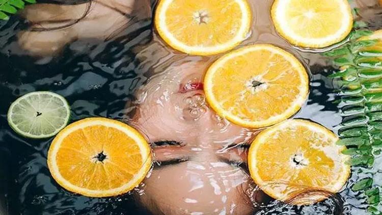 Cilde C vitamini yükleyen maske Düzenli kullanımda lekeleri 2 ton açıyor: Saten gibi pürüzsüzleştiriyor