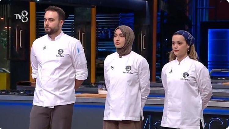 Masterchefte ilk 4e kalan üçüncü isim belli oldu Yarışmacının sunum anında talihsiz hatası
