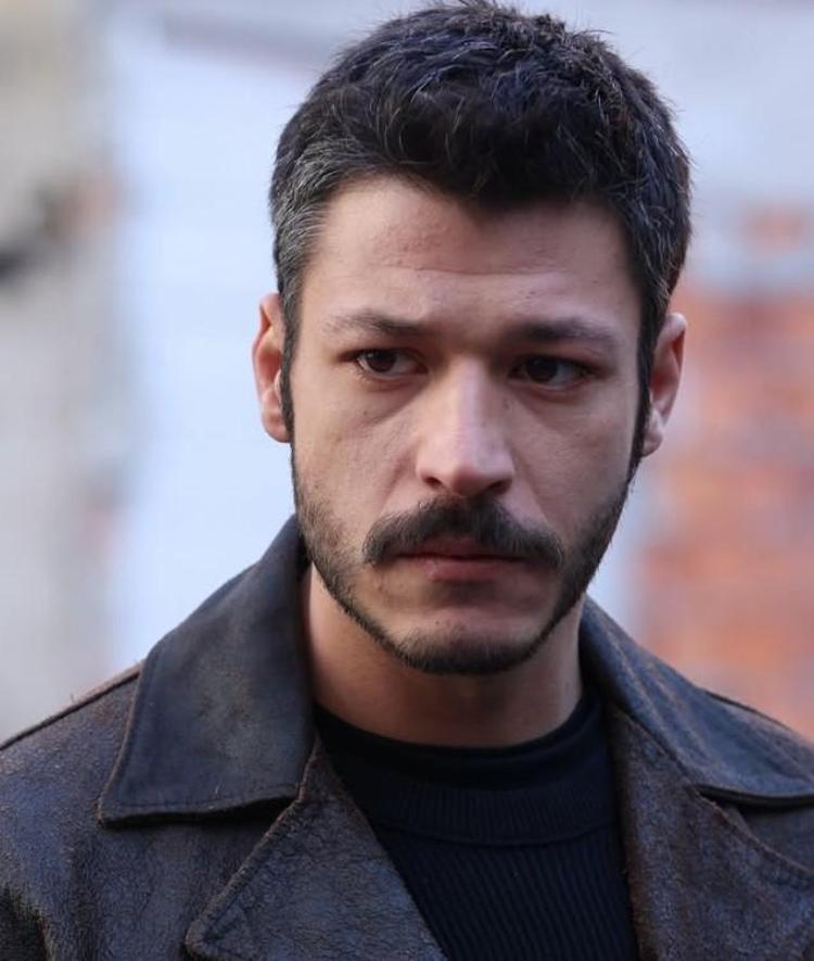 SEVGİLİSİNİN YANINA GİTTİ