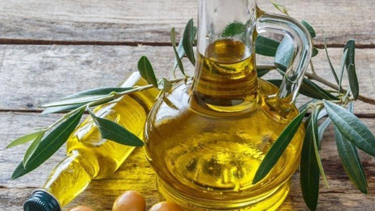 Nasırı 24 saatte yumuşatıp bitiriyor 3 malzemeyi karıştırıp sürün: Bebek gibi cilt için düzenli kullanın