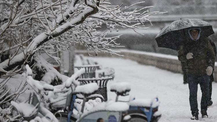 Lapa lapa kar, sağanak yağış ve kuvvetli fırtına Yeni yılın ilk gününde havalar nasıl olacak Meteoroloji son hava tahmin raporunu yayınladı