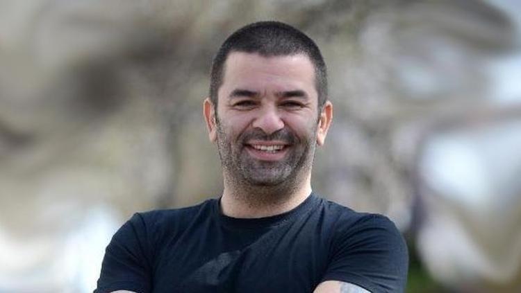 İlişkisini ilan etti Bülent Şakrak aradığı aşkı 22 yaş küçük oyuncuda buldu