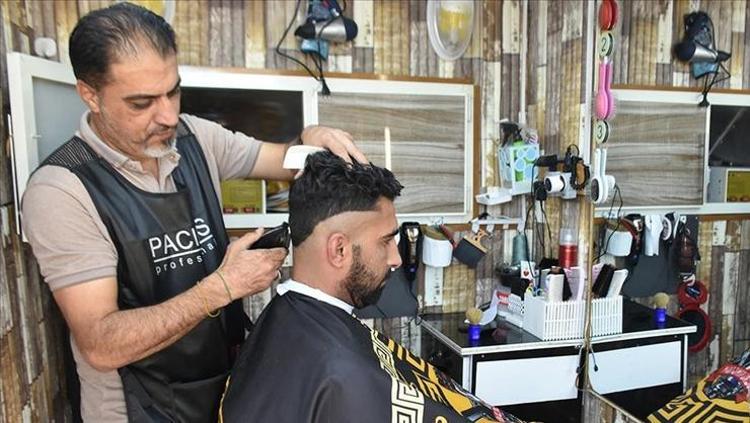 BUGÜN BERBERLER VE KUAFÖRLER AÇIK MI 1 Ocak berberler ve kuaförler saat kaçta açılıyor, kapanıyor Kuaförlerin mesai saatleri 2025