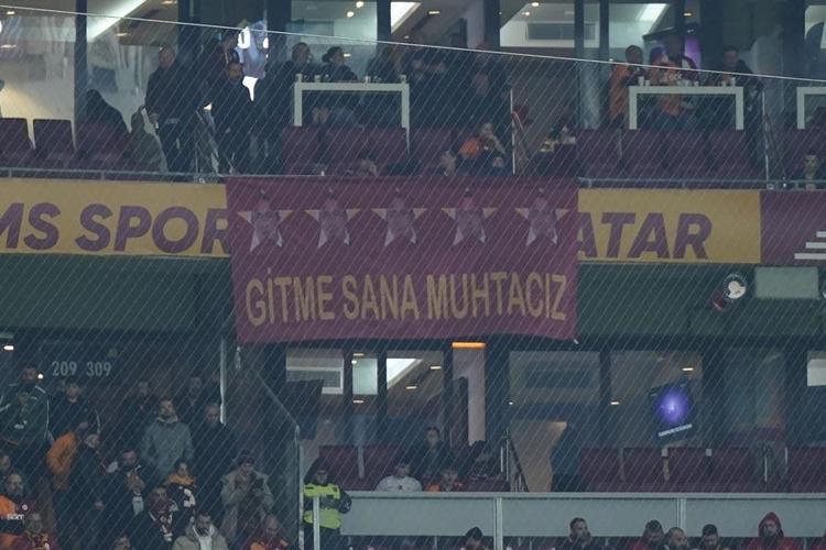 GİTME SANA MUHTACIZ