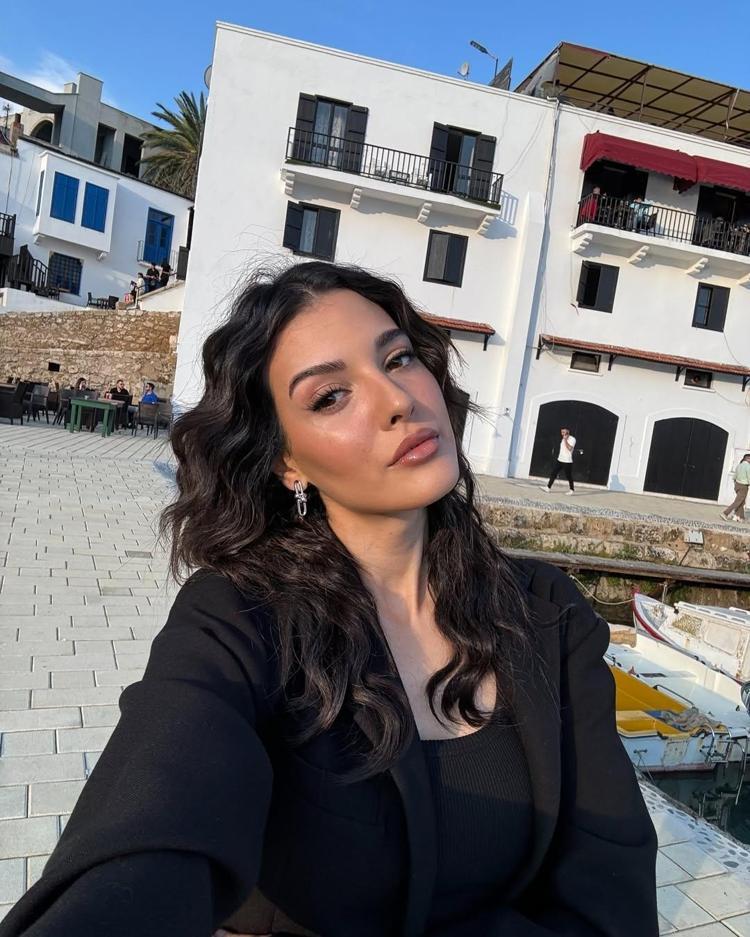 Mahassine Merabet: Evlilik önemli karar 'olmazsa boşanırım' demem - Son ...