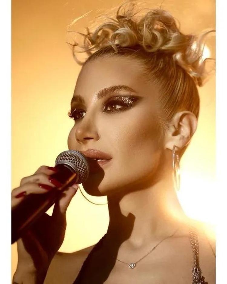 İrem Dericiden şaşırtan itiraf: Türkiyenin en çirkin kadınıydım ama...