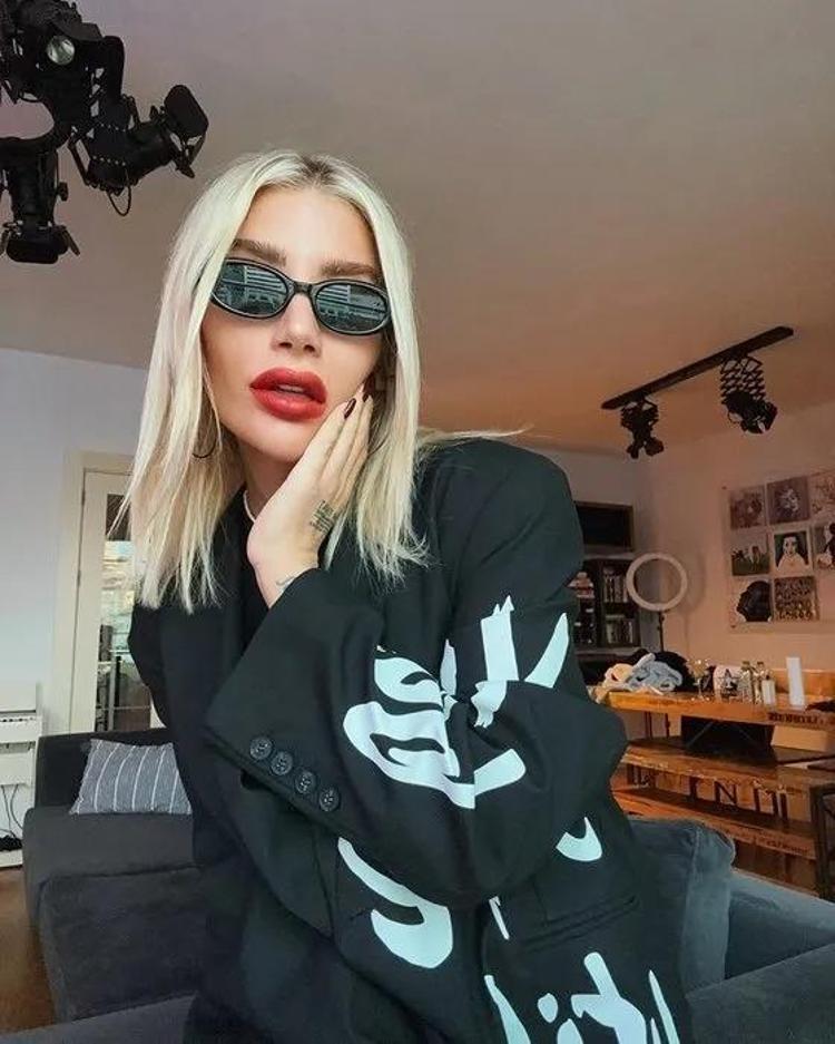 İrem Dericiden şaşırtan itiraf: Türkiyenin en çirkin kadınıydım ama...