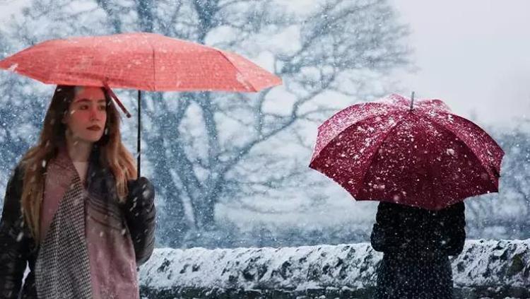 Marmarada kar başladı Meteorolojiden yeni uyarı: İstanbulun bu ilçelerinde yaşayanlar dikkat