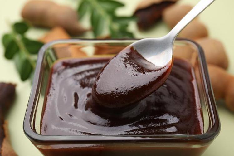 Saniyesinde kana karışıyor, demiri fırlatıyor: Tansiyon 12.8de sabitleniyor, bir kaşığı yetiyor