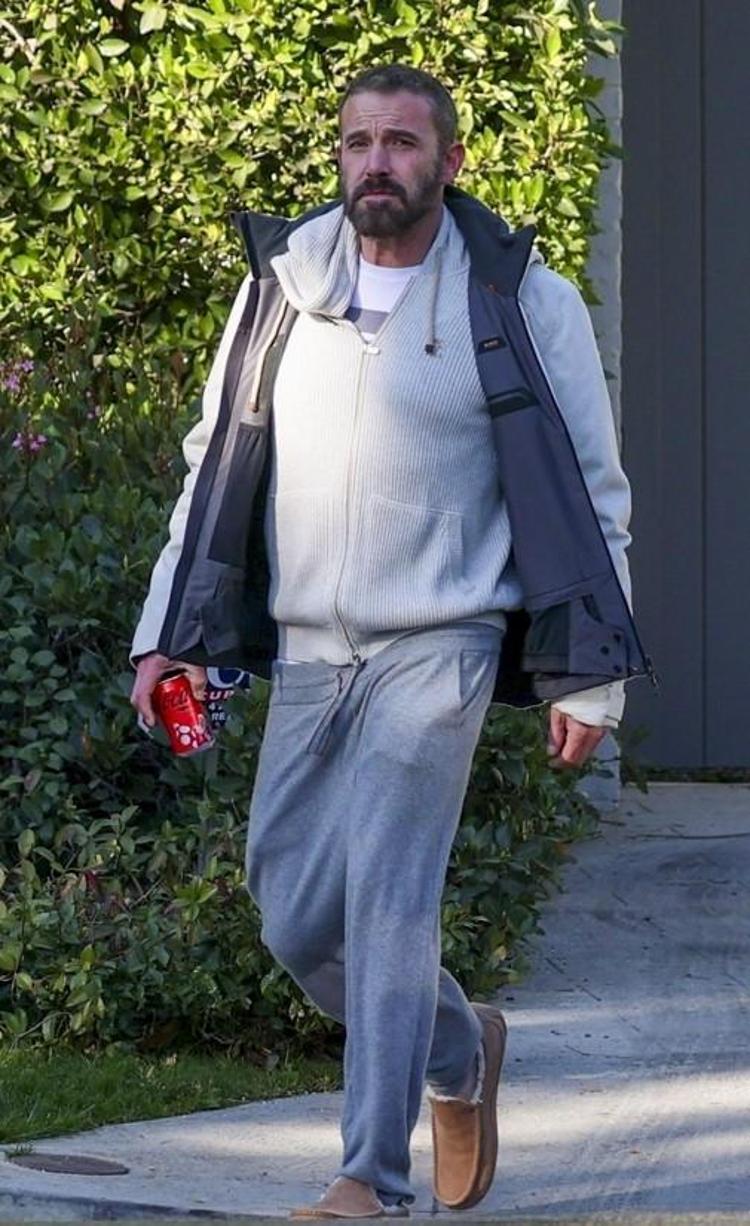 Evinin bulunduğu mahalle küle döndü Ben Affleck yaşadığı üzüntüyü kızının kollarında unuttu