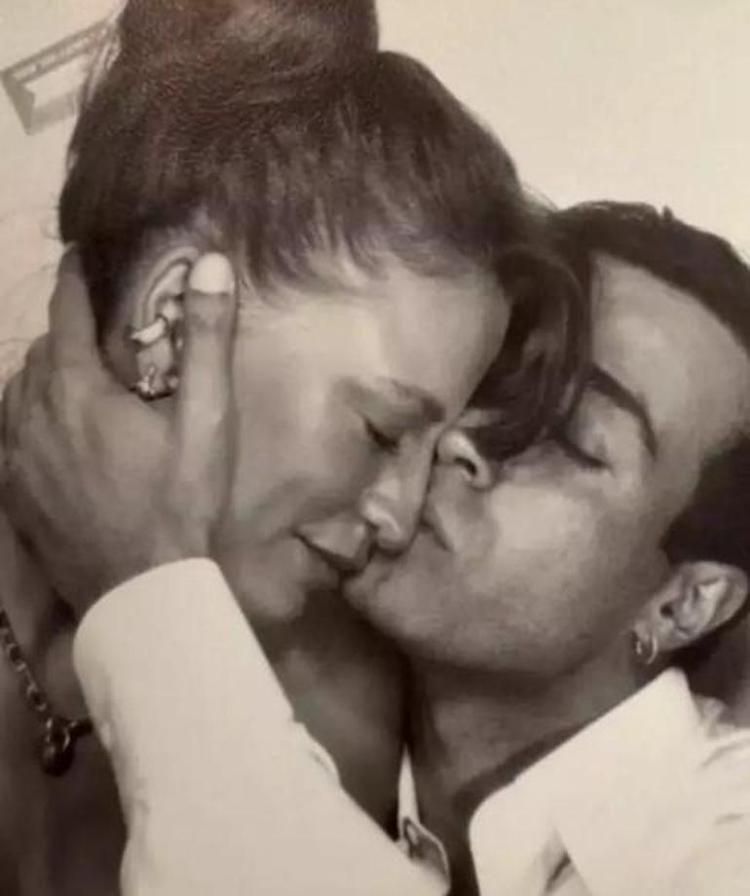 Serenay Sarıkaya ve Mert Demirin avukatından açıklama: Bize ulaşan tebligat yok