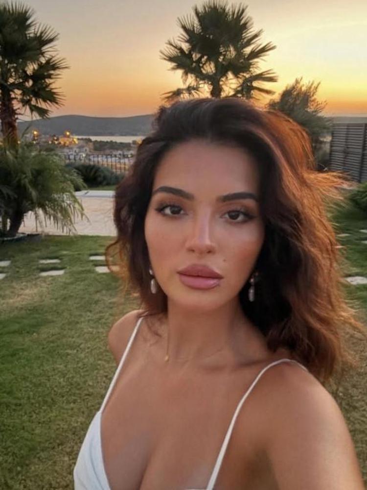 Doğum için gün sayıyor Melisa Aslı Pamuktan karnı burnunda pozlar