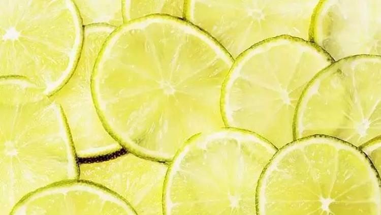 Maden suyunun içine 1 dilim koyun Böbrekleri makine gibi çalıştırıyor: Kalsiyum, magnezyum ve potasyum deposu