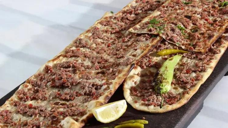 ETLİ EKMEK VE MANTIDA SAKATAT ŞOKU