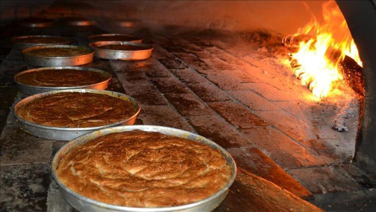 Tahinin içine kaşık kaşık ekleyin Damarları çamaşır suyuyla temizlenmiş gibi yapıyor, hastalıklardan koruyor, kemikleri beton gibi yapıyor, C vitamini kralı