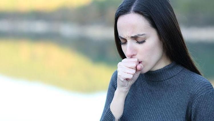 Doğal öksürük şurubu tarifi: 5 malzeme ile hazırlanıyor, 1 kaşığı göğsü pamuk gibi yapıyor Öksürük, balgam ve hırıltıyı bıçak gibi kesiyor Boğazdaki mikrobun da kökünü kazıyor