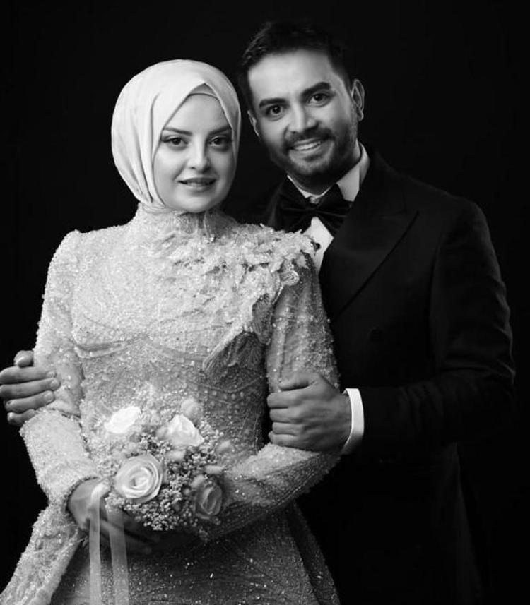 Kadir Ezildiden nişanlısına mezuniyet jesti Sosyal medyaya damga vurdu