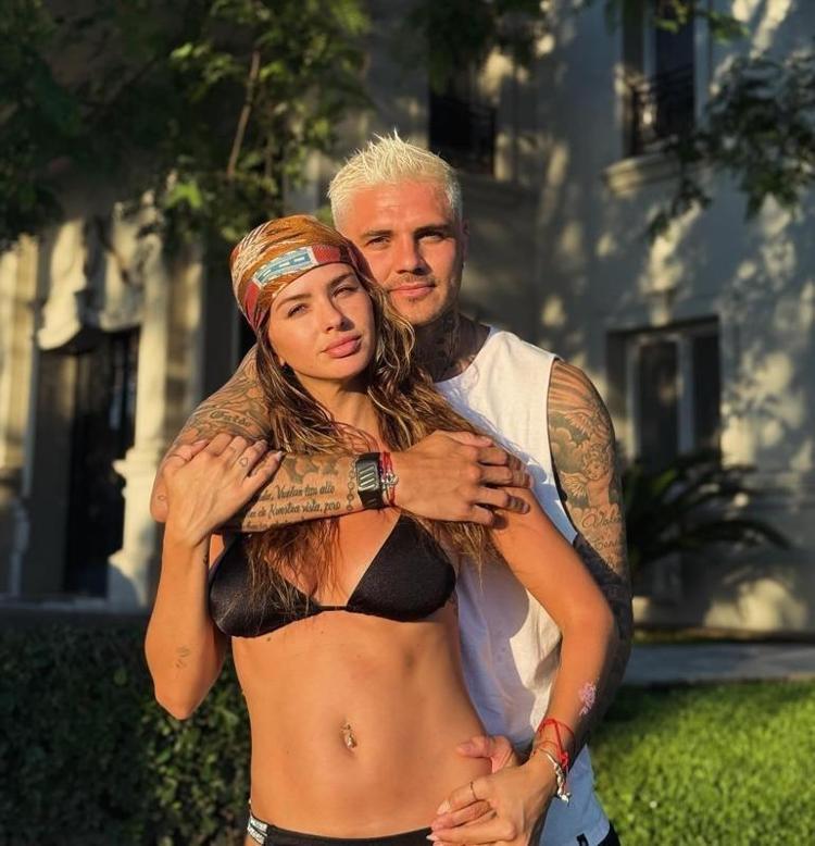 YENİ AŞKINI İLAN ETMİŞTİ