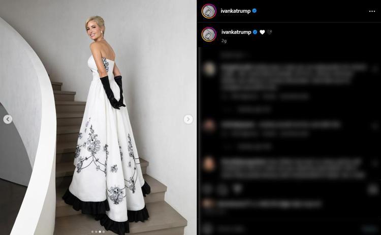 Ivanka Trump yemin töreninde boynunda servet taşıdı