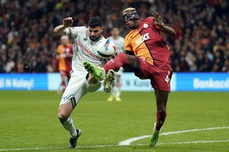 Galatasaray Konyaspor maçında 3 puan tek golle geldi