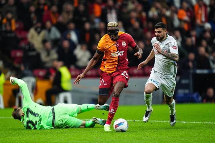 Galatasaray Konyaspor maçında 3 puan tek golle geldi