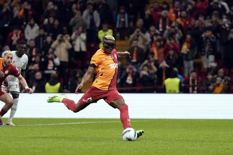 Galatasaray Konyaspor maçında 3 puan tek golle geldi
