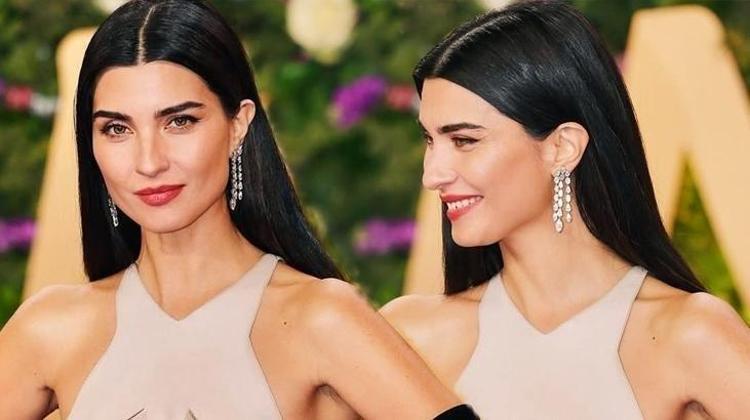 Tuba Büyüküstünün güzelliği meğer annesinden mirasmış