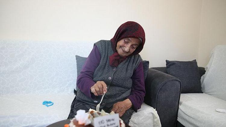 110. doğum günü için mum üfledi Uzun ömrünün sırrını verdi: Günlük olarak tüketiyormuş