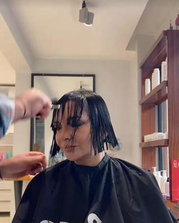 İmaj değiştiren Evrim Akın yeni halini sosyal medyada paylaştı