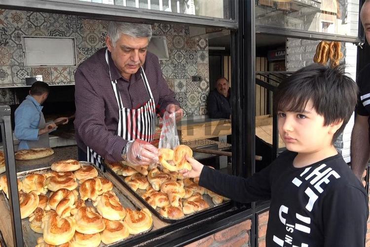 40 yıllık pastanenin poğaça tarifi Yumuşacık ve bayatlamayan poğaça nasıl yapılır Evde puf puf pastane poğaçası yapmanın püf noktaları