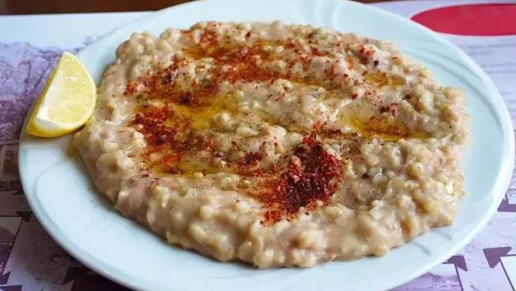 Osmanlı ve Selçuklu mutfağının vazgeçilmezi Düğün yemeği olarak da biliniyor: Kaşık kaşık yiyen derdine deva buluyor