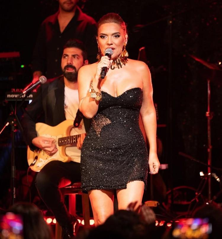 Demet Akalının yeni klibi sosyal medyada gündem oldu Sence olmuş mu abla