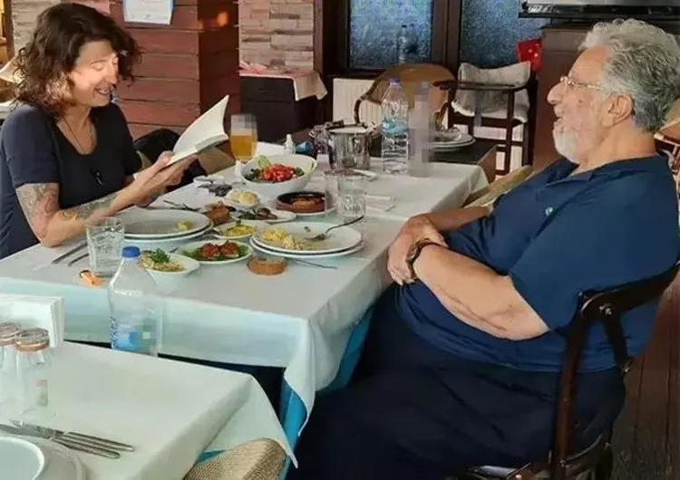 Metin Akpınar’ın kızı Duygu Nebioğlu’ndan dikkat çeken paylaşım Ah Metin Ah Her şeyi öğrendim